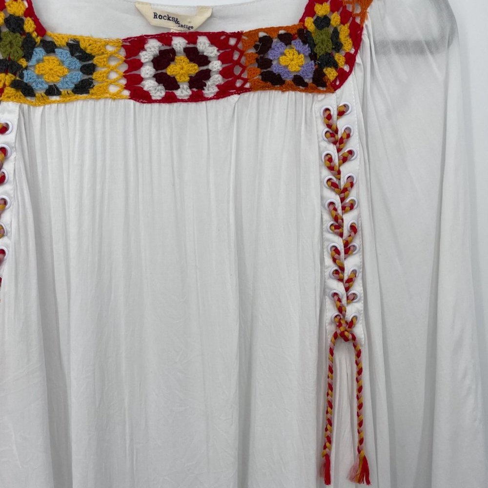 Rocks & Indigo Boho Top Size XS X-Small White Red Rayon Crocheted Lace Up Womens - Picture 2 of 7